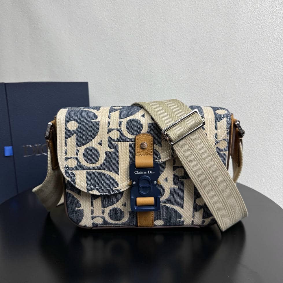 00115 Dior Man Bag